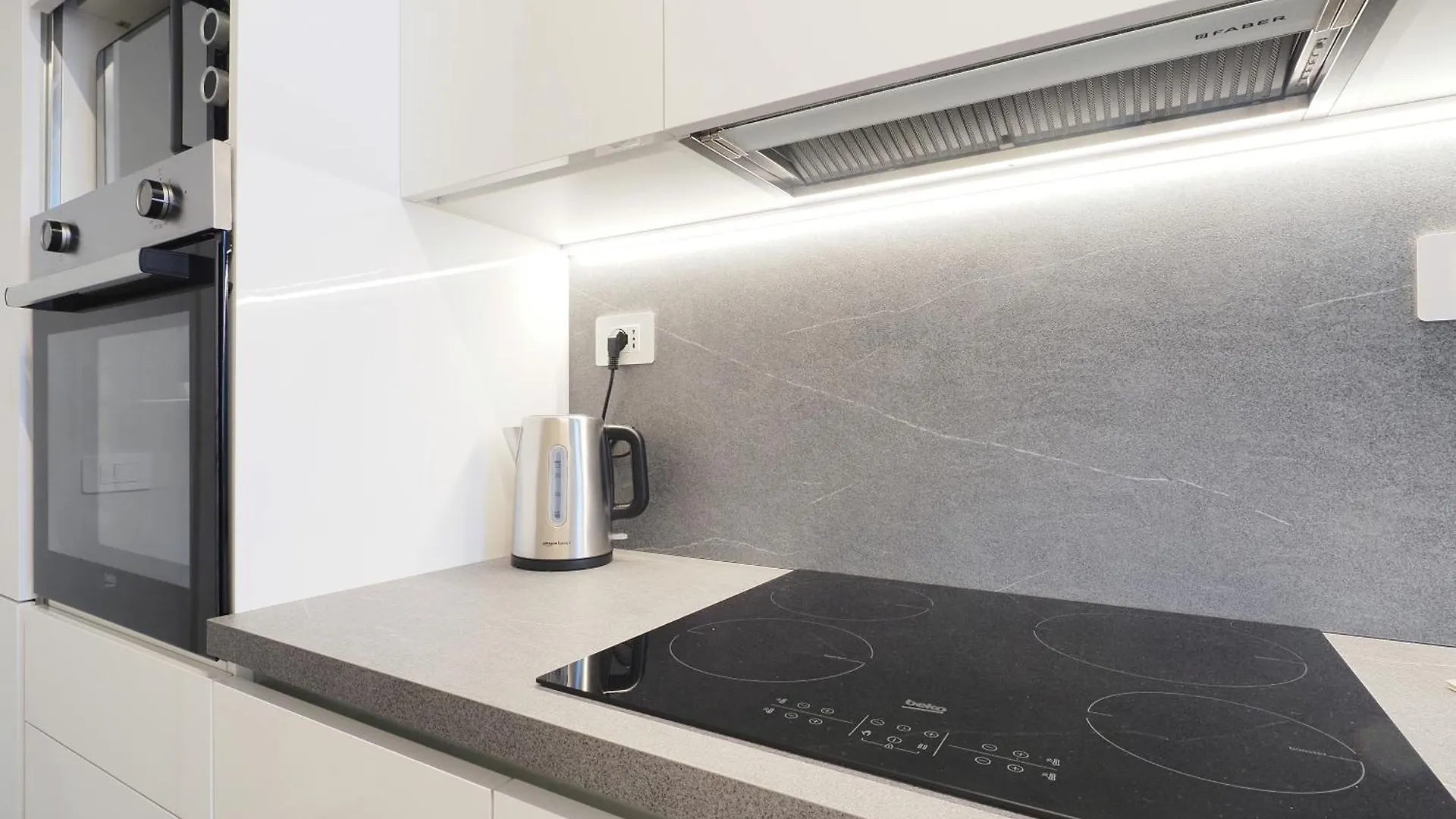 Apartamento Primopiano - Ferrucci Milán 0*,  Italia